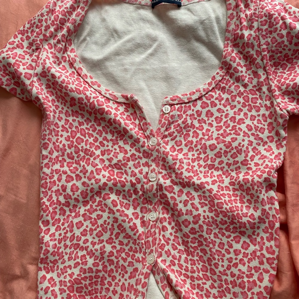 Brandy Melville Zelly Top